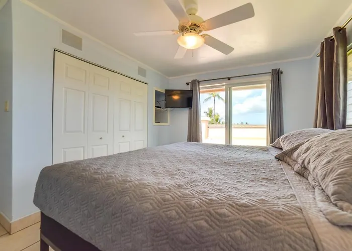Beautiful Kihei Condo - Walk To The Beach!